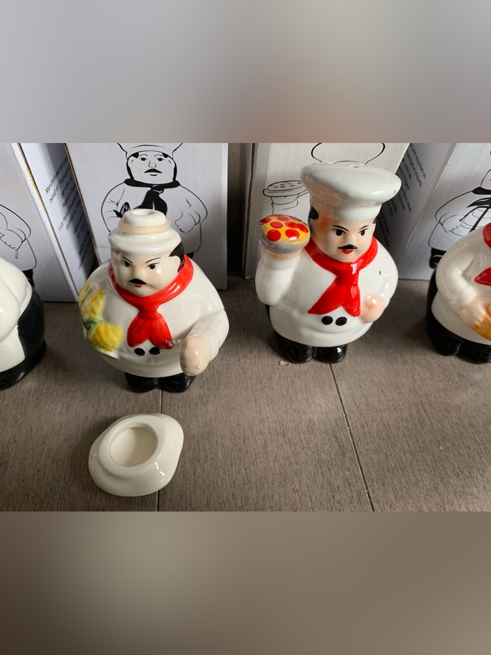 Vintage Reader’s Digest Ceramic Chef Spice Rack Set 6 Shakers Wall Rack - Picture 8 of 16